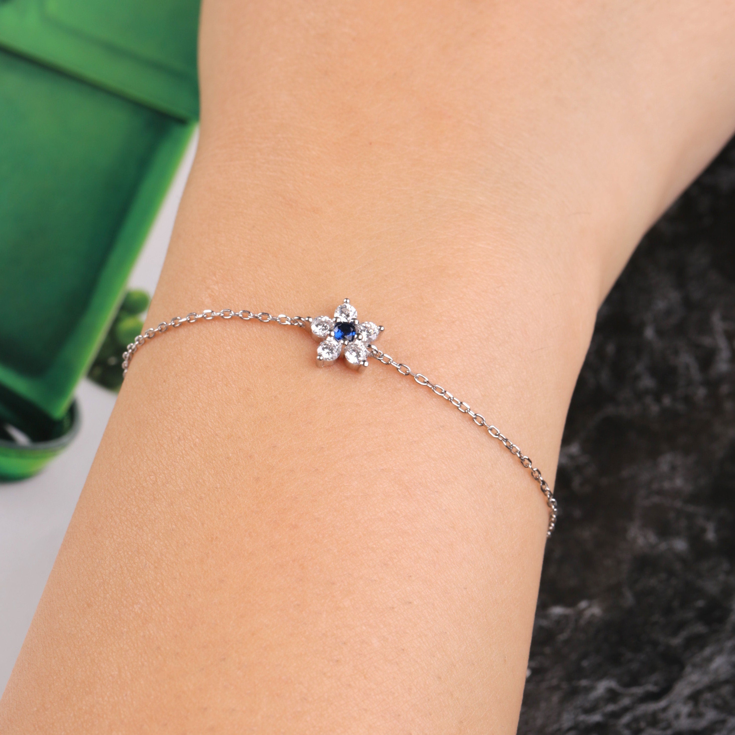 Dainty Flower Charm Bracelet