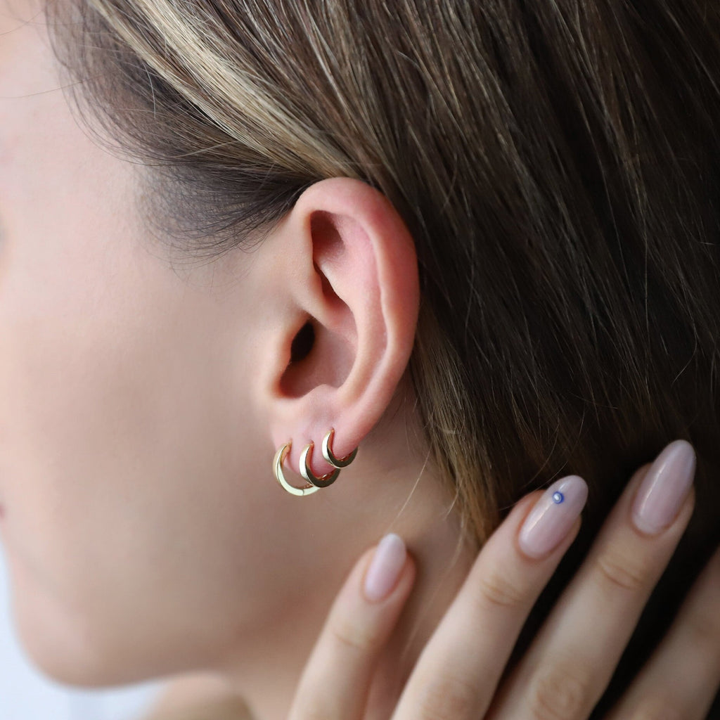 Dainty Gold Square Edge Huggie Hoop Earrings