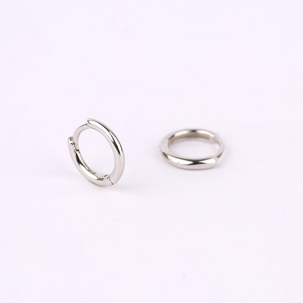 Dainty Silver Huggie Hoop Earrings