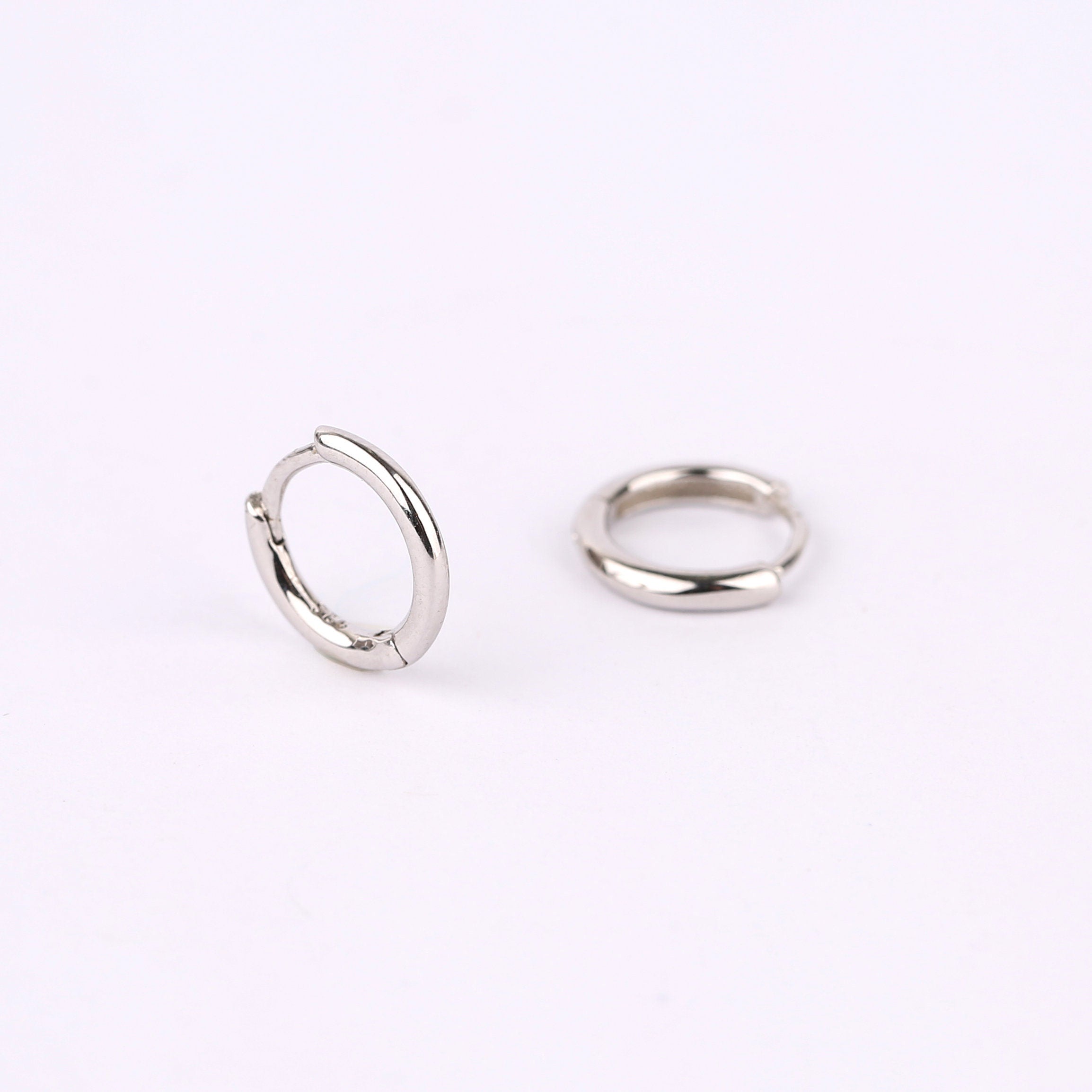 Dainty Silver Huggie Hoop Earrings