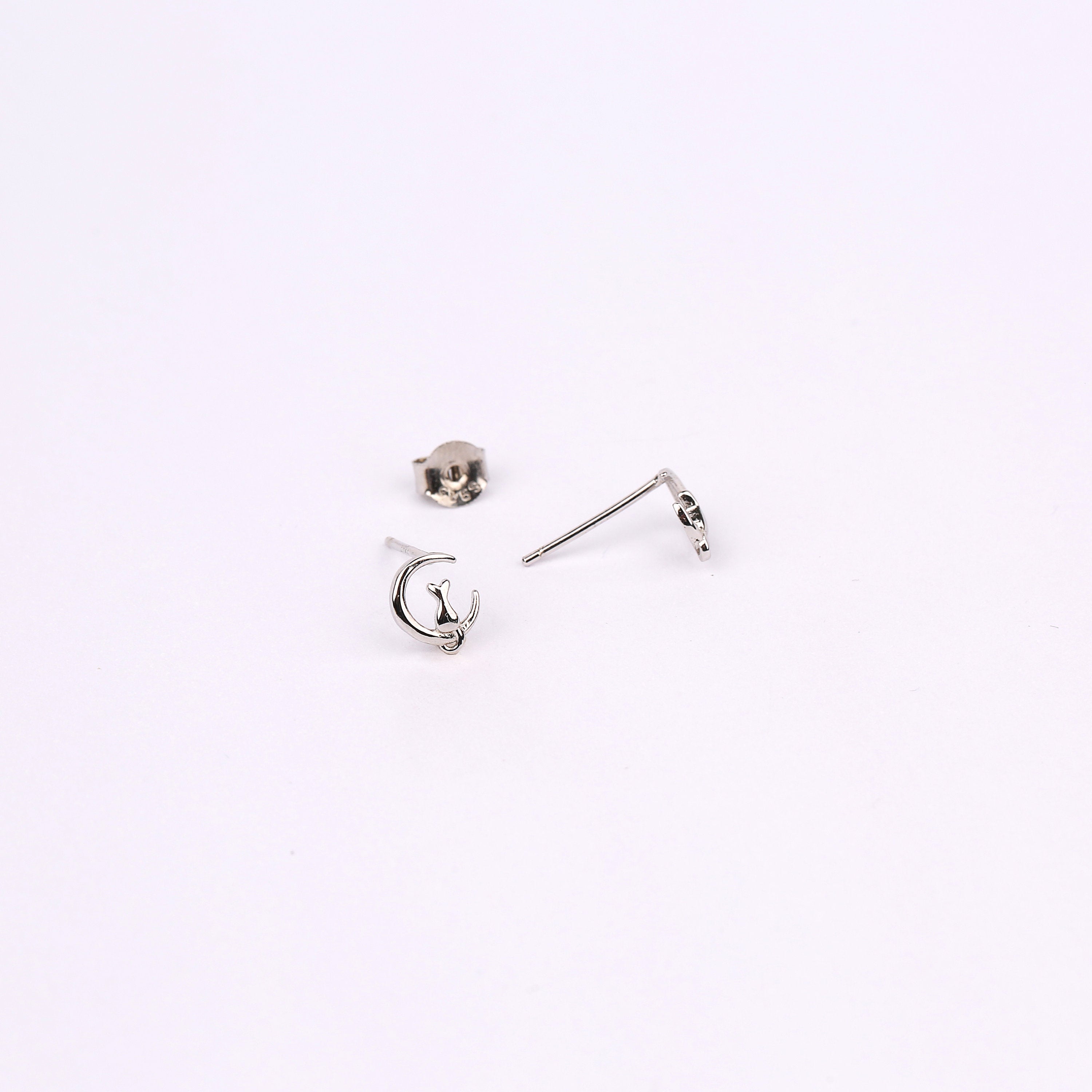 Cat Stud Earrings, Tiny Cat Earrings 6mm