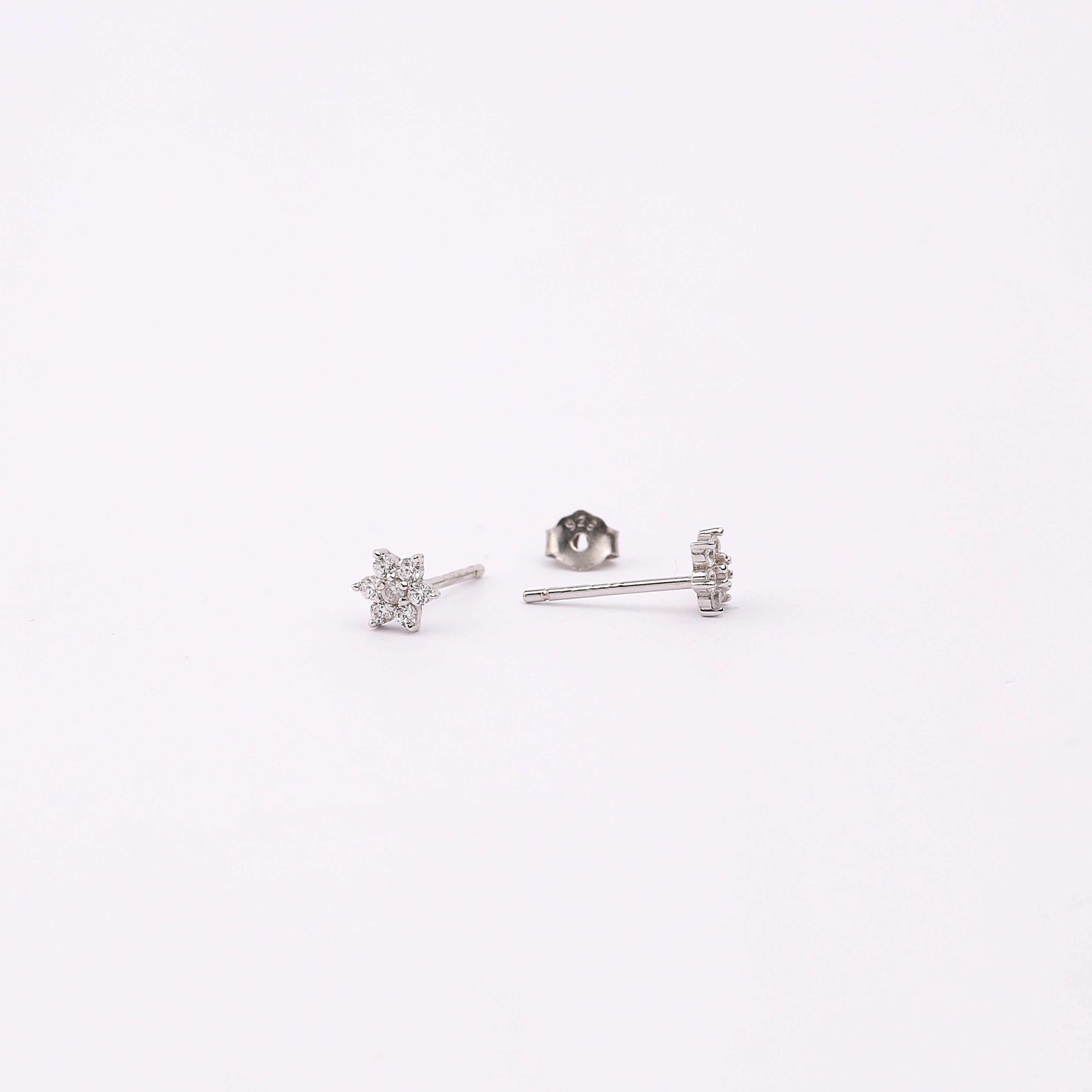 18g Gold Flower Shape Diamond CZ Threadless End Push Pin