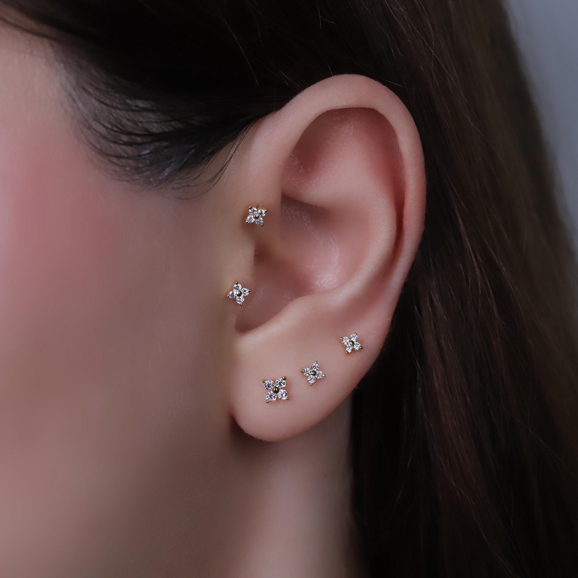 Dainty Flower Stud Earrings Gold