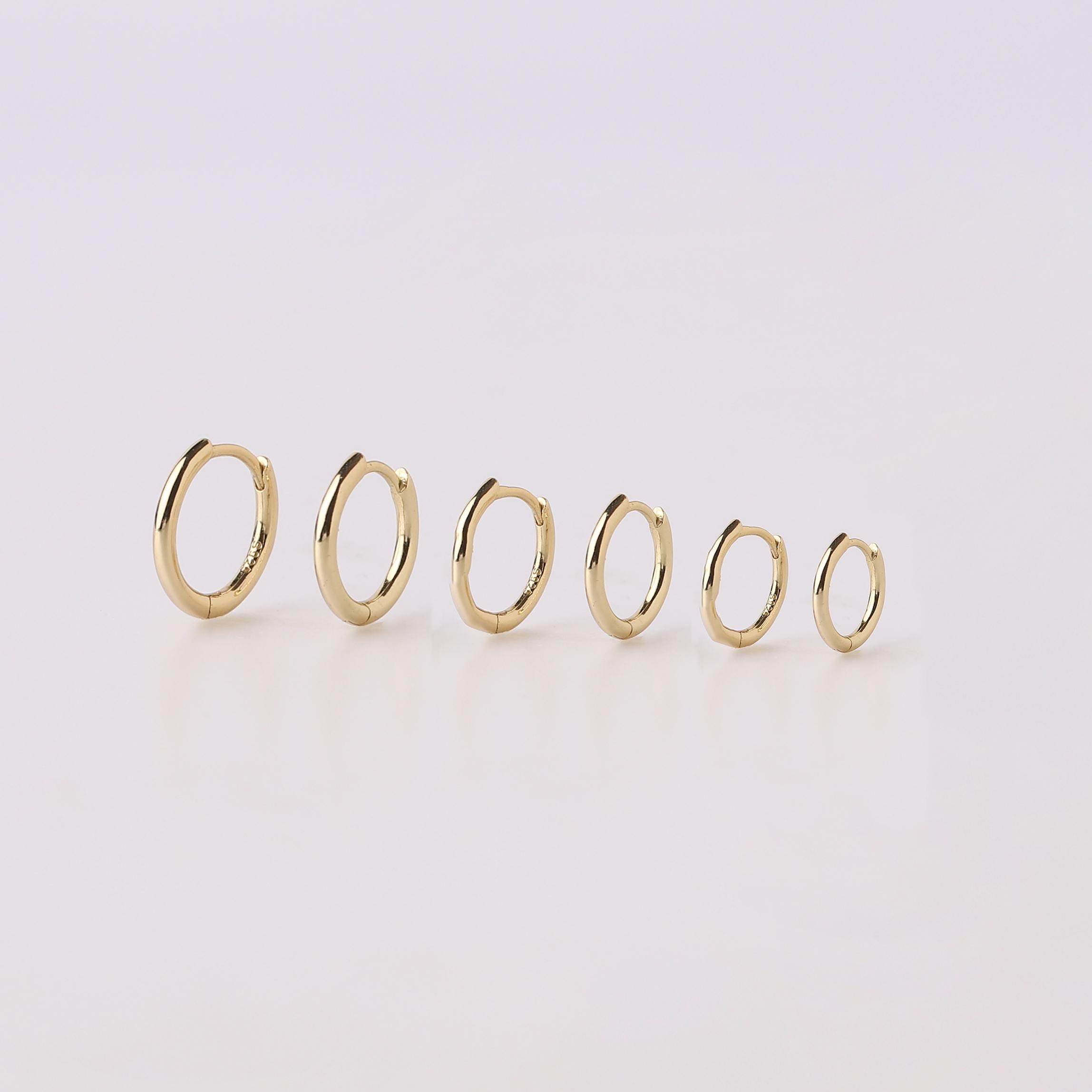 Dainty Silver Huggie Hoop Earrings