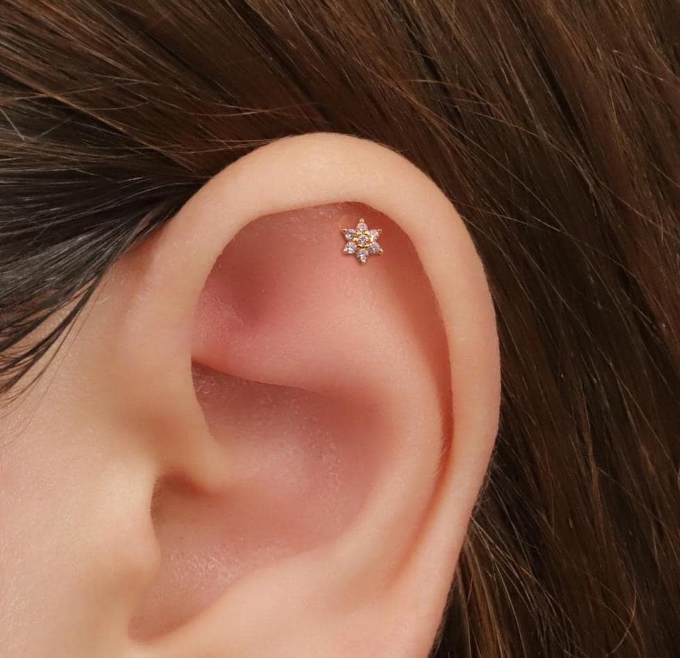Gold Daisy Flower Threadless End Labret Flat Back Stud Earring