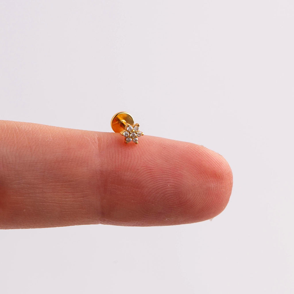 Gold Daisy Flower Threadless End Labret Flat Back Stud Earring