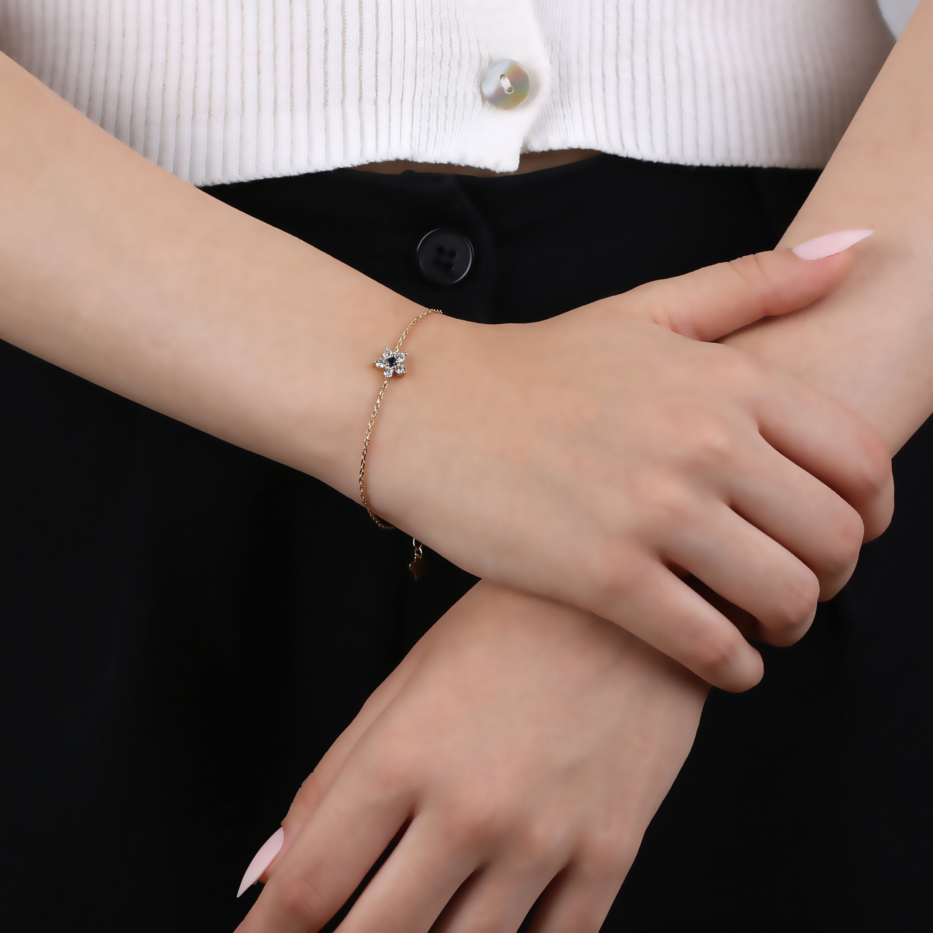 Dainty Flower Charm Bracelet
