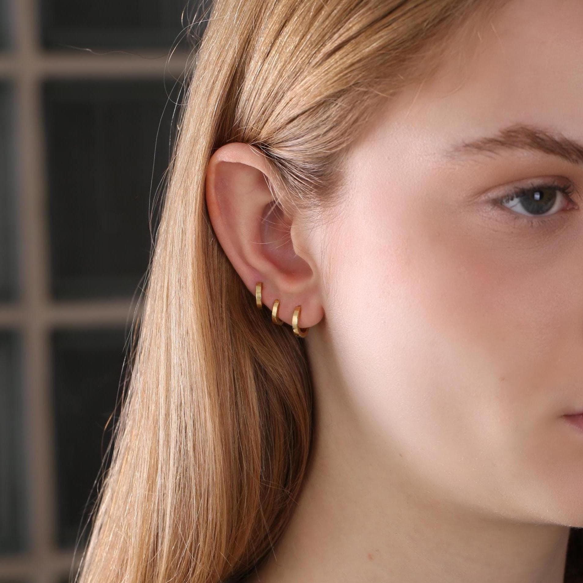 Dainty Gold Square Edge Huggie Hoop Earrings