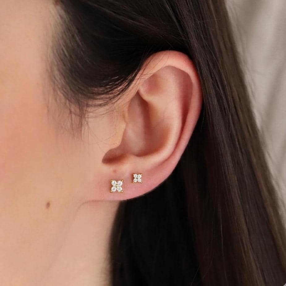 Dainty Flower Stud Earrings Gold